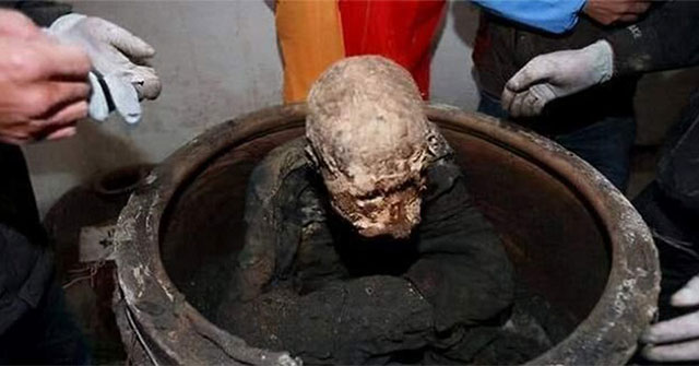 Mở mật thất bên trong ngôi chùa, ngỡ ngàng thấy xác ướp nhà sư