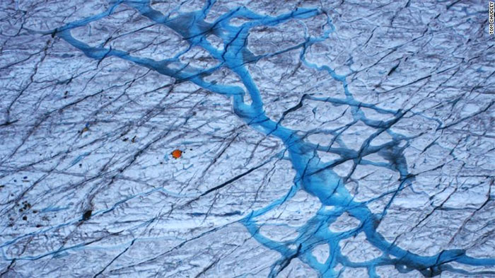 Băng ở Greenland tan từ dưới lên trên, nhanh chưa từng có