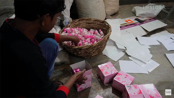Toàn cảnh quy trình sản xuất nước hoa mùi đất giá 