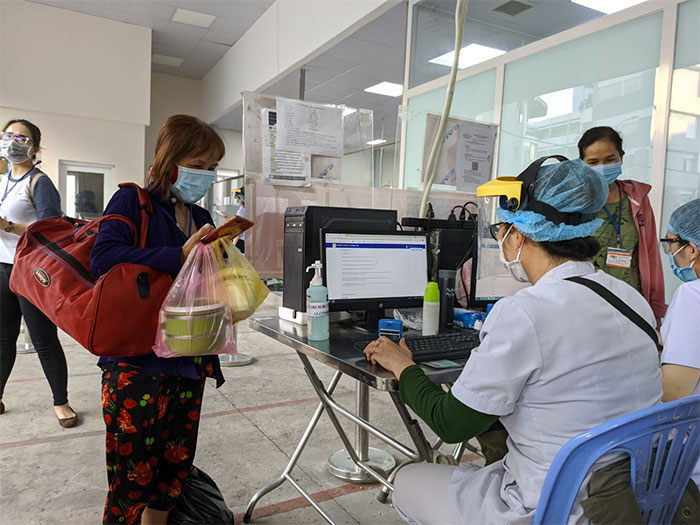 Vì sao nhiều trường hợp vừa âm tính nhưng lại tái dương tính với SARS- CoV-2?