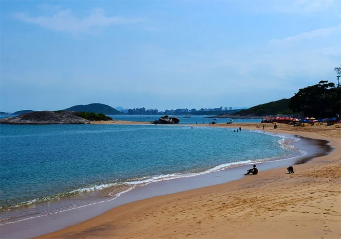 Bãi biển Areia Prata với bức xạ gamma đủ để gây nguy hiểm nghiêm trọng cho khách du lịch