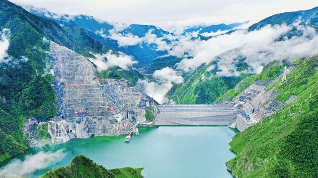  Vị trí xây dựng đập của nhà máy điện nằm trên đoạn khoảng 1,8 km bên dưới cửa sông Qingda