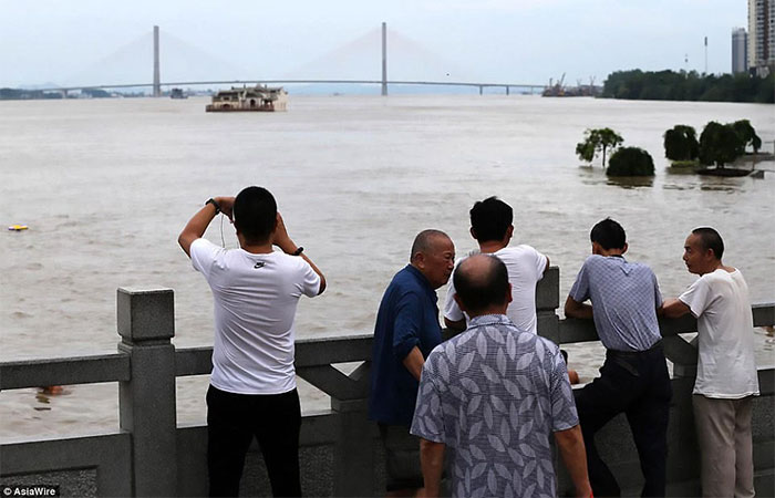 Ngôi chùa cổ 700 tuổi trên sông Dương Tử, vẫn vững chắc qua bao đợt thiên tai