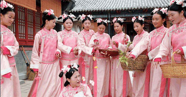 Cung nữ không thể đẻ hay lấy chồng sau khi xuất cung: Ngoài bệnh hiểm còn vì các lý do này