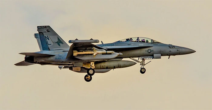Tiêm kích tác chiến điện tử Boeing EA-18G 