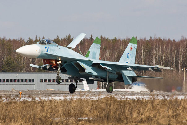 Phanh khí trên lưng Su-27