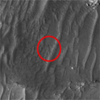 Tàu NASA chụp ảnh trực thăng sao Hỏa từ quỹ đạo