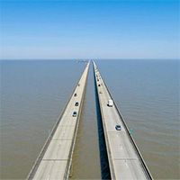 Trải nghiệm trên cây cầu cao tốc dài nhất thế giới: Tài xế sợ "cứng người", sản phụ đẻ rơi trên cầu