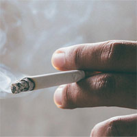 Vì sao nhiều người nghiện thuốc lá lâu năm không bị ung thư phổi?