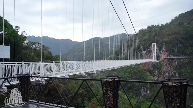 Việt Nam sắp có cầu kính đi bộ dài nhất thế giới, bắt đầu đón khách vào dịp 30/4 này