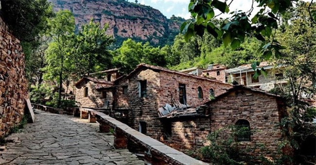 Ngôi làng kỳ quặc 90% cư dân có cùng một họ, không được phép kết hôn với người ngoài