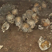 Phát hiện "bàn thờ đầu lâu" hơn 1.000 năm trong hang động ở Mexico