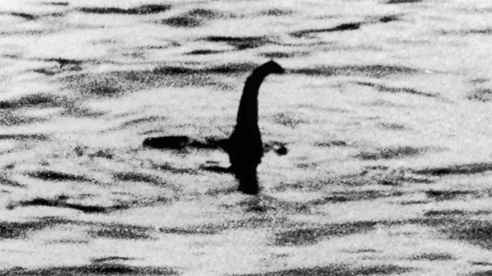 Bức ảnh chụp Quái vật hồ Loch Ness nổi tiếng từ năm 1934 này hóa ra chỉ là một trò lừa bịp. 