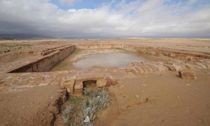 Hồ chứa nước do người Nabataea xây dựng ở thành phố cổ đại Hawara.