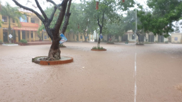Mưa lũ lớn ở Bắc Giang, hàng trăm ngôi nhà chìm trong biển nước
