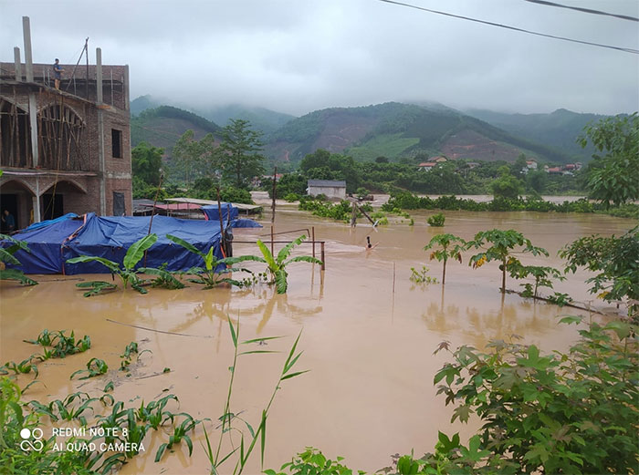 Mưa lũ lớn ở Bắc Giang, hàng trăm ngôi nhà chìm trong biển nước