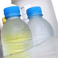 Lan truyền tin chai nước nhựa để trong tủ lạnh sinh chất độc gây ung thư: Sự thật là gì?