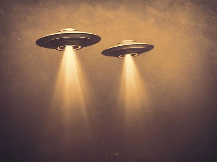 UFO - ẩn số khoa học qua nhiều thời đại.