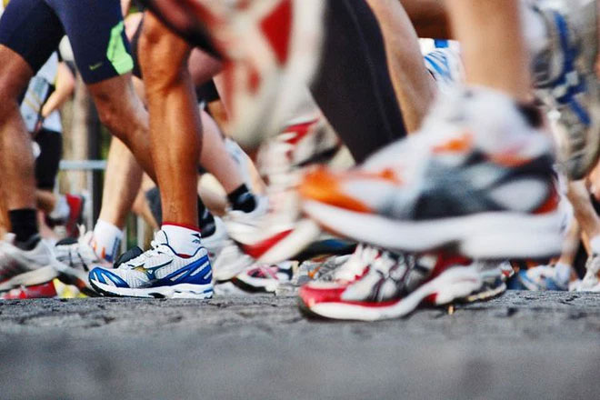  Nếu là một người mê chạy bộ, bạn thừa biết rằng giày running chưa bao giờ rẻ. 
