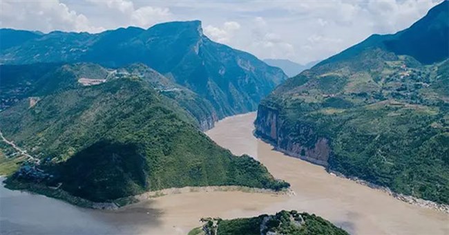 Tại sao cùng là sông nhưng Trường Giang dùng chữ "giang", Hoàng Hà dùng chữ "hà"?