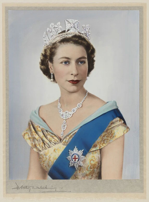 Chân dung thời trẻ của Nữ hoàng Elizabeth II