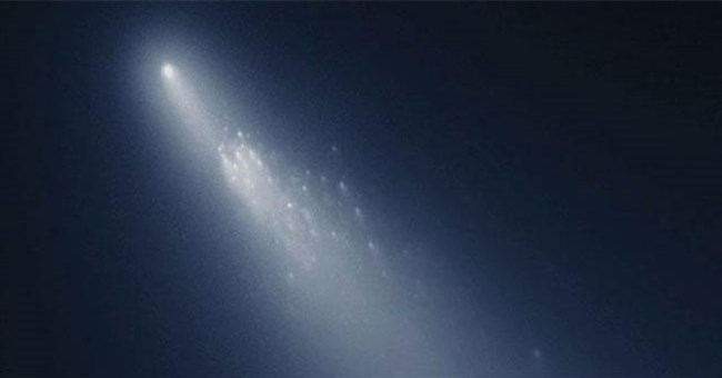 Trái đất sắp đón siêu mưa sao băng từ "sao chổi ma" vừa nổ