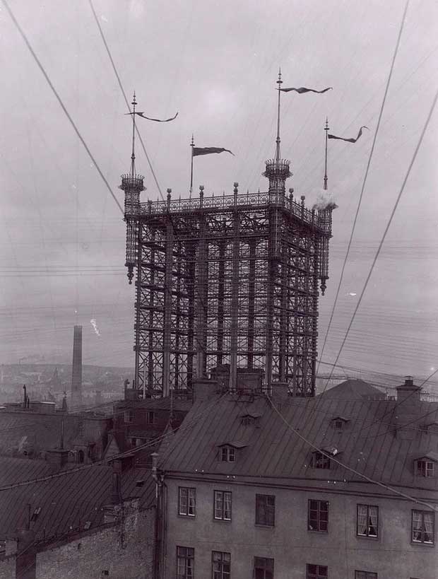 Sau khi hoàn thành, tòa tháp điện thoại đã trở thành một công trình khổng lồ của thành phố.