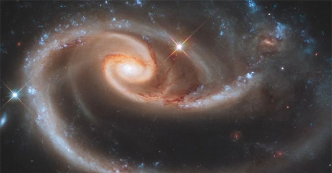 NASA cảnh báo: "Có điều gì đó kỳ lạ đang xảy ra với vũ trụ của chúng ta"