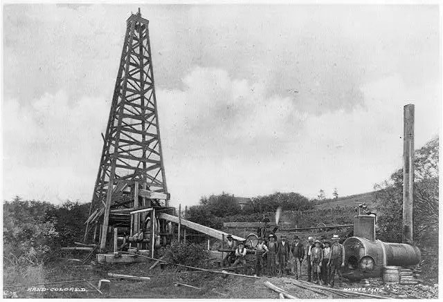 Dàn khoan dầu đầu tiên được đưa vào vận hành là vào tháng 4 năm 1861