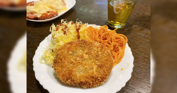 Cửa hàng bán món bánh mỳ nức tiếng 1 thế kỉ, khách phải order trước 30 năm mới được ăn