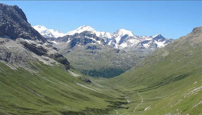 Tuyết tan chảy, đỉnh Alps đang 