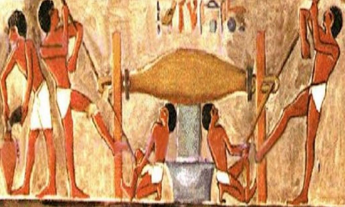 Tranh tượng hình mô tả phương pháp ép dầu olive của người Ai Cập cổ đại.
