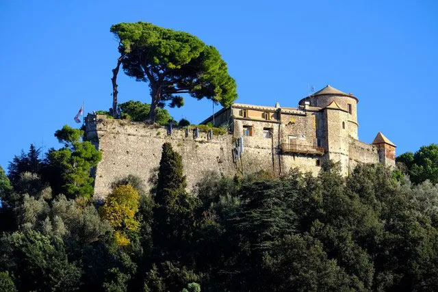 Làng chài nhỏ ở Italy được mệnh danh là 
