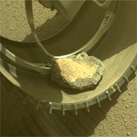 Tảng đá "quá giang" robot thăm dò sao Hỏa suốt 4 tháng