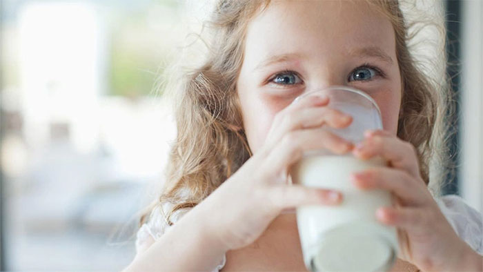  Sữa có đường sẽ nhiều gấp 1,7-2 lần so với sữa nguyên chất. 