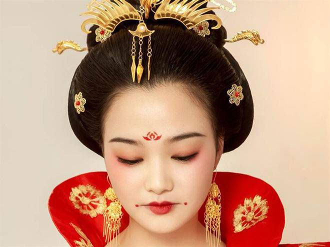 Bí mật 2 chấm đỏ trên khóe miệng phi tần nhà Đường