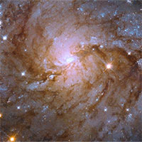 Ngắm nhìn hình ảnh "thiên hà ẩn" tuyệt đẹp gần Dải Ngân hà