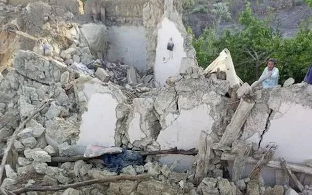 Hình ảnh hiện trường đổ nát sau trận động đất lớn tại Afghanistan khiến hơn 1500 người thiệt mạng