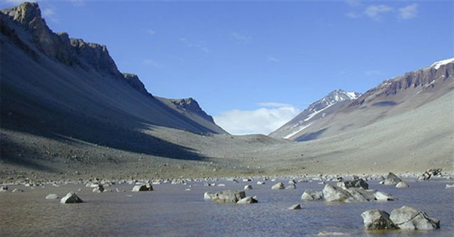 Hồ "kỳ lạ" nhất thế giới: Ở nơi lạnh nhất Nam Cực, dù âm 50 độ vẫn không thể đóng băng
