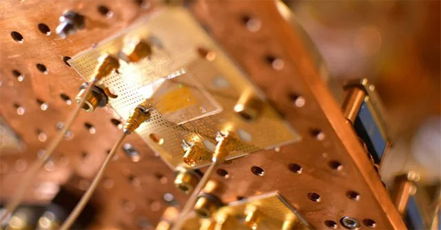 Harvard phát triển thành công chip sóng âm, tương thích cả với máy tính lượng tử