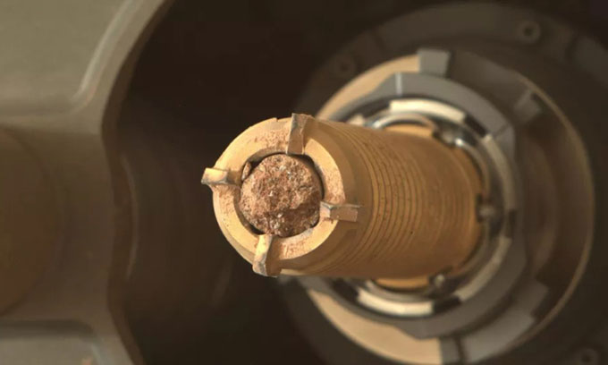 Robot NASA thu thập mẫu đá thứ 10 trên sao Hỏa