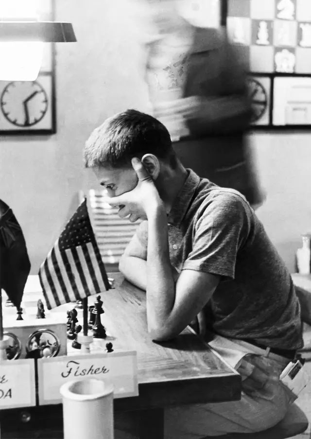 Ngay từ khi 13 tuổi anh đã được coi là một cao thủ cờ vua
