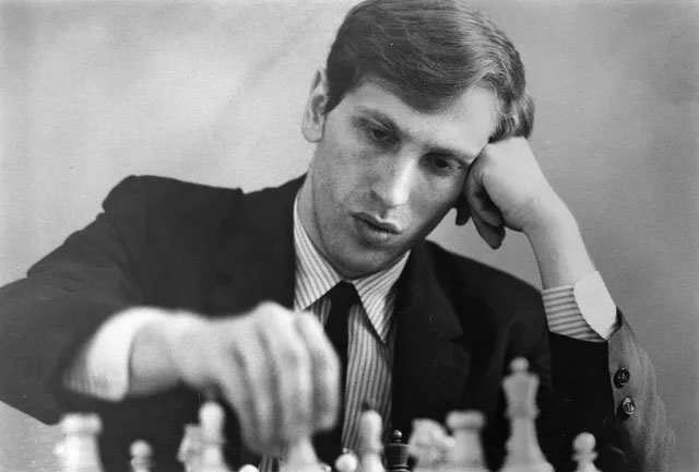 Ở tuổi 20, Fischer giành chức vô địch Hoa Kỳ 1963–64 với tỷ số 11/11
