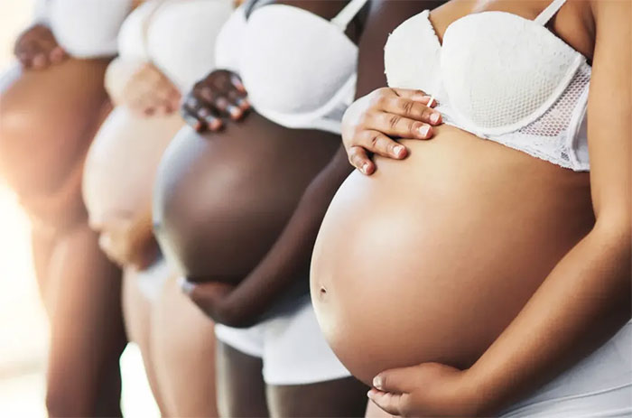 Mang thai lâu hơn phải đối mặt với hai sự đánh đổi về mặt sinh học. 