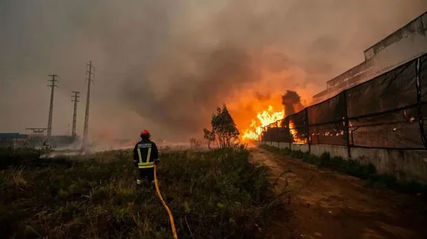 Cháy rừng đang bùng phát khắp châu Âu.