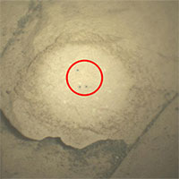 Chữ khắc laser đầu tiên trên đá sao Hỏa