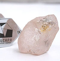 Phát hiện viên kim cương hồng siêu quý hiếm ở Angola