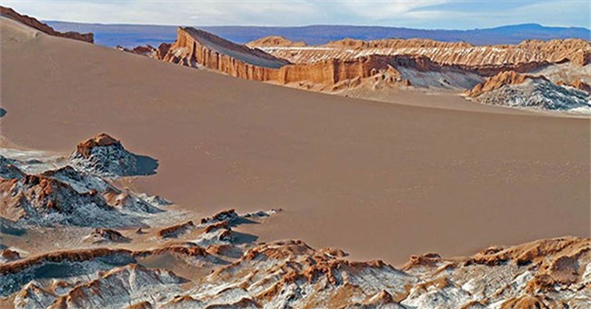 Kỳ lạ sa mạc khô hạn nhất thế giới, xương rồng không sống nổi: Là nơi ở của hơn 1 triệu người!