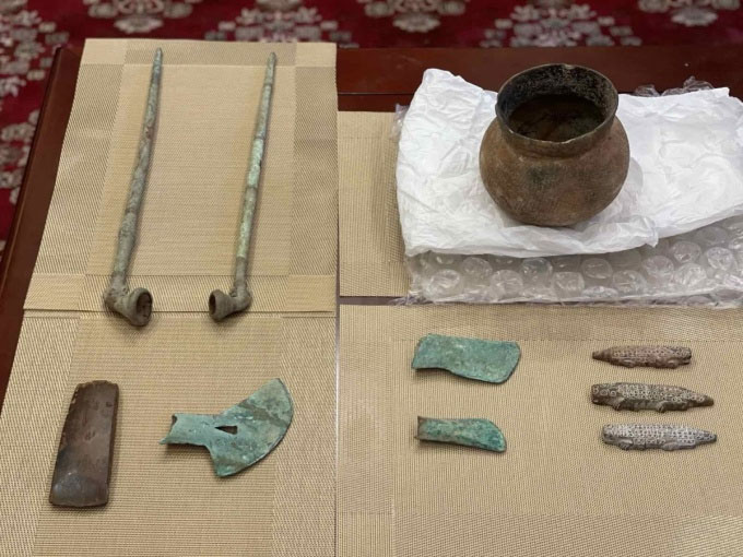 Artifacts handed over by the FBI to the Vietnamese Embassy in the U.S. on August 5.
