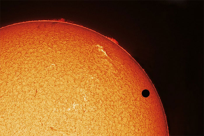 Sao Kim đi qua đĩa Mặt trời